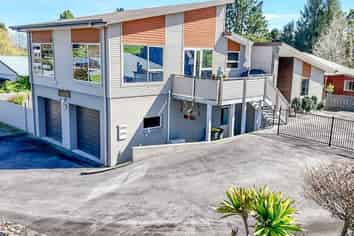 9 Lake Kaniere Road, Hokitika