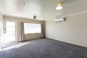 11 South Street, West End