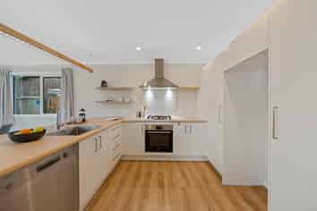 49A Raroa Terrace, Tawa