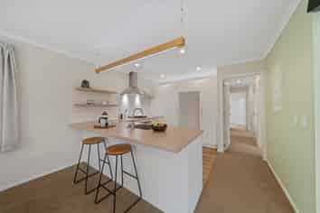 49A Raroa Terrace, Tawa