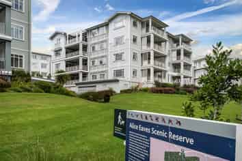 96 Eaves Bush Parade, Orewa