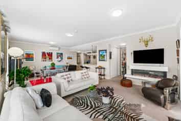 73 Parkside Drive, Orewa