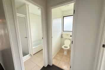 15 Olena Avenue, Sunnyhills