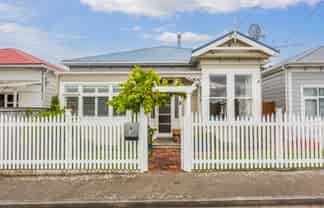 60 Stanley Street, Berhampore
