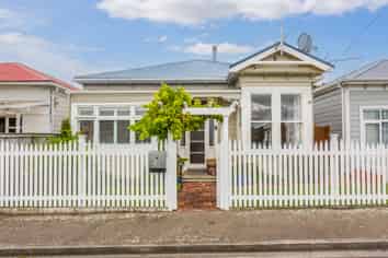 60 Stanley Street, Berhampore
