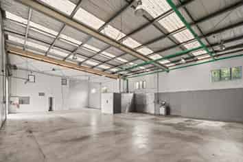 Perfect Warehouse on Paramount