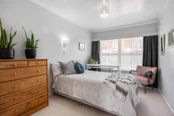 2/10 Liston Street, Northcote