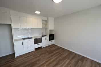 4/1 Karoro Court, Hobsonville