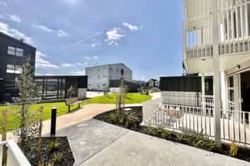 4/1 Karoro Court, Hobsonville