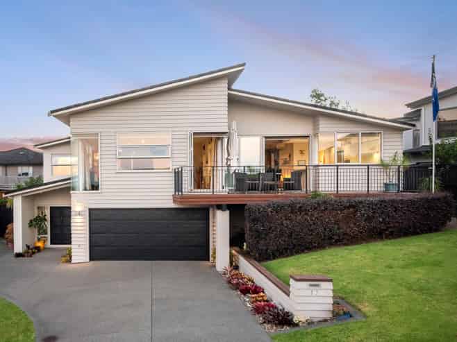 17 Laura Jane Drive, Millwater