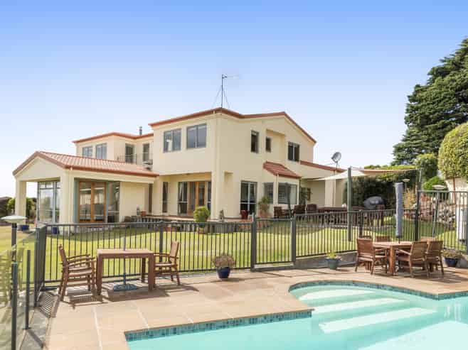 350 Mt Pleasant Road, Mount Pleasant