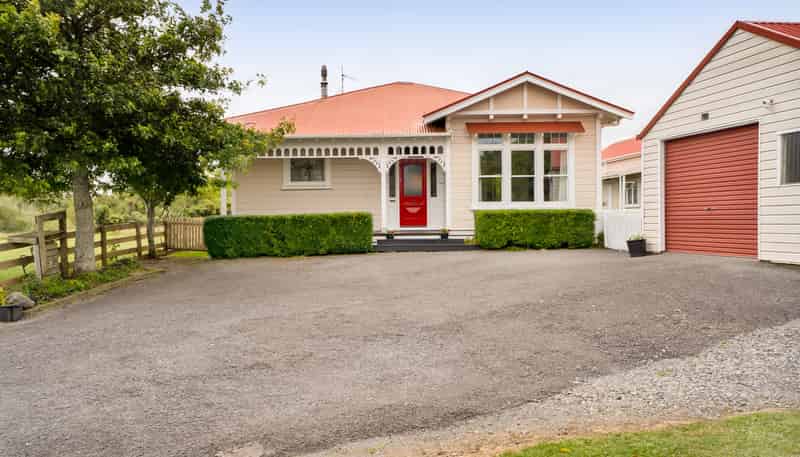 1245 Upland Road, Egmont Village