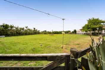 1245 Upland Road, Egmont Village