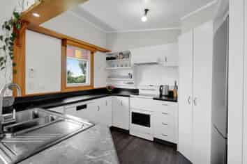 1245 Upland Road, Egmont Village