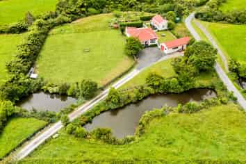 1245 Upland Road, Egmont Village