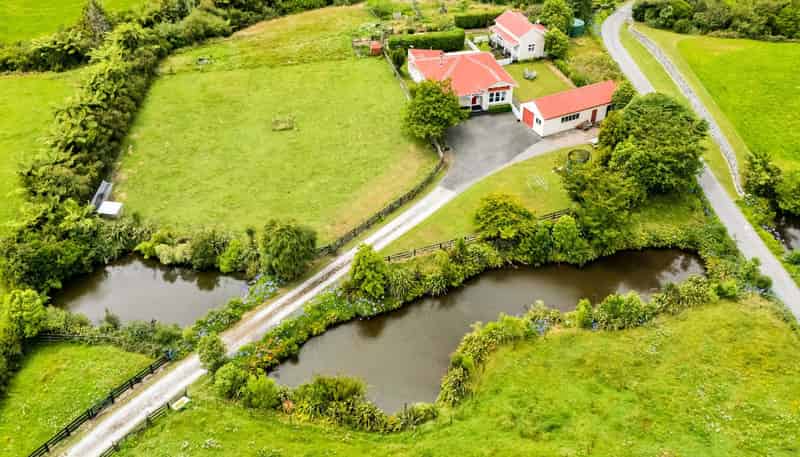 1245 Upland Road, Egmont Village