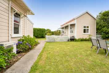 1245 Upland Road, Egmont Village