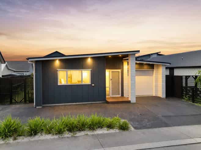 57 Trewern Avenue, Chartwell