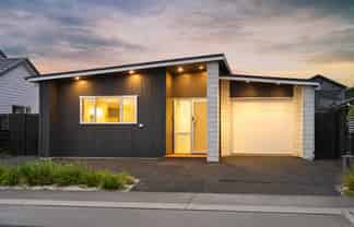 57 Trewern Avenue, Chartwell