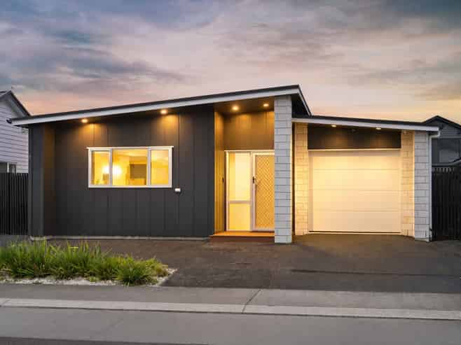 57 Trewern Avenue, Chartwell