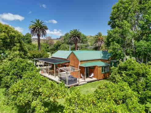 15 Kukuta Road, Okoia