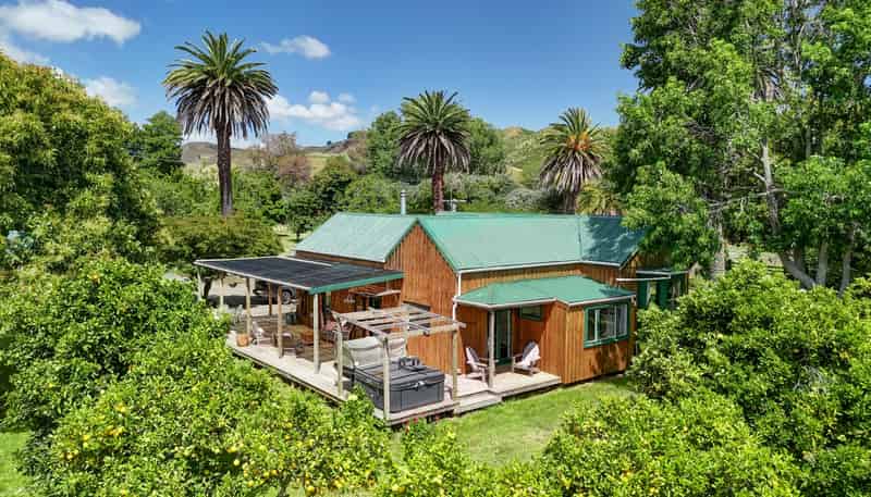 15 Kukuta Road, Okoia