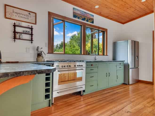 15 Kukuta Road, Okoia