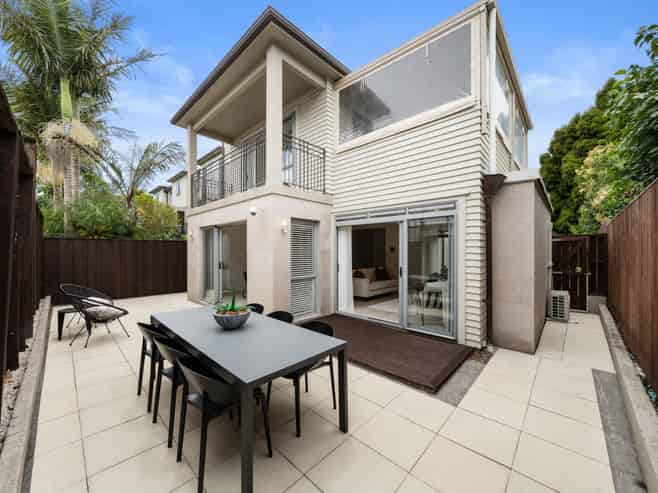 22F Owens Road, Epsom