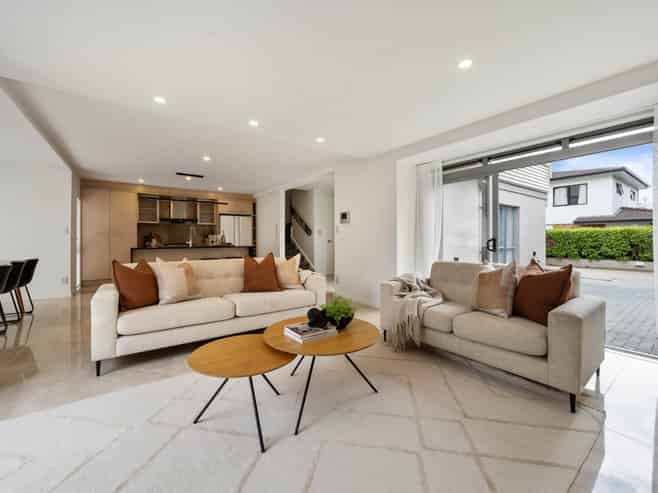 22F Owens Road, Epsom