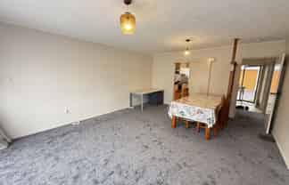 2/25 Overton Road, Papatoetoe