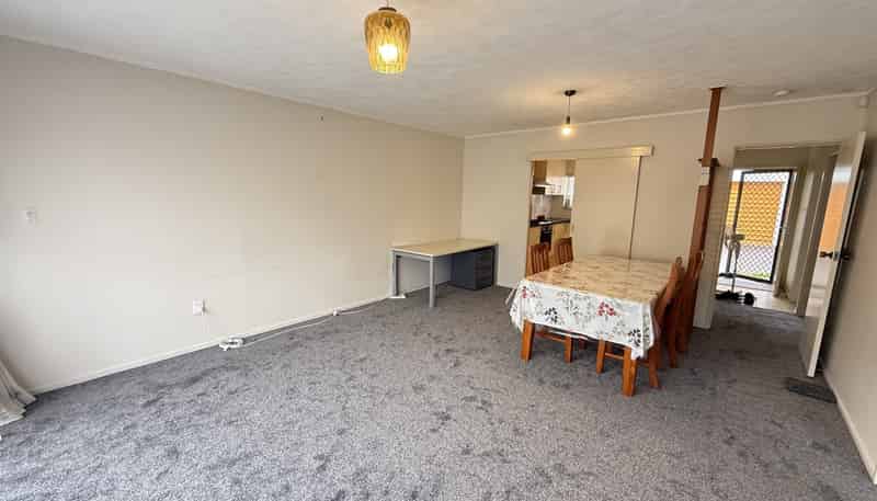 2/25 Overton Road, Papatoetoe