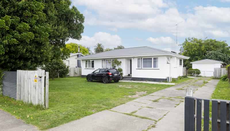 215 Lytton Road, Elgin