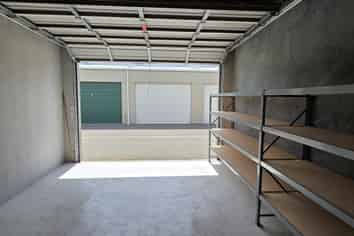 Bromley storage unit – own & occupy or invest