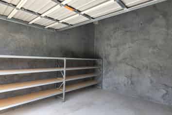 Bromley storage unit – own & occupy or invest