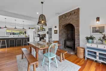 826 Mokau Road, Urenui