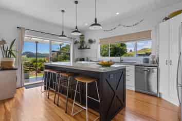 826 Mokau Road, Urenui