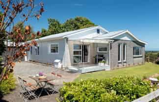 826 Mokau Road, Urenui