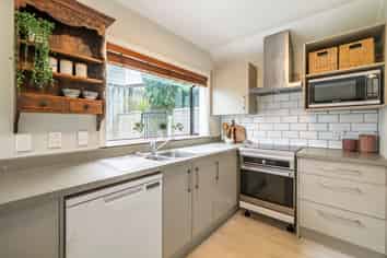 66 Woodhouse Avenue, Karori