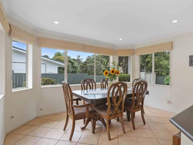 10 Greenwoods Close, Titirangi