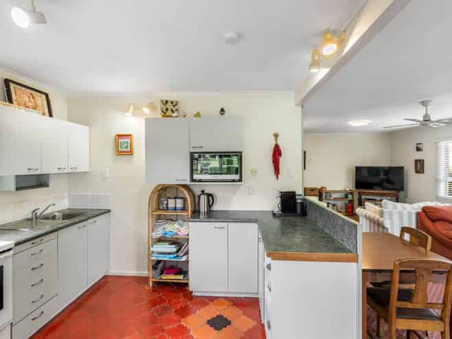 21 Whiritoa Beach Road, Whiritoa