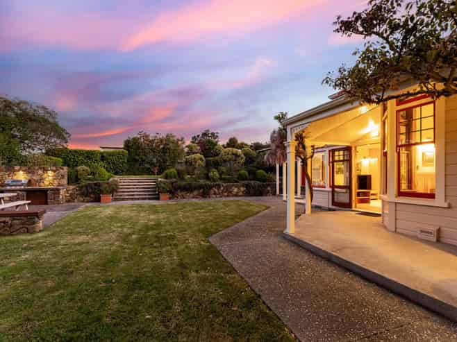 11 Trelissick Crescent, Ngaio