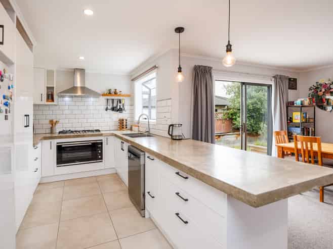 7 Salisbury Avenue, Terrace End