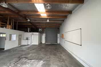 For lease - Industrial warehouse and office