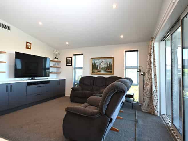 11 Racecourse Terrace Rise, Hokitika