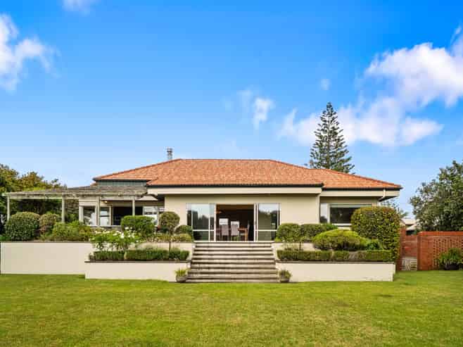 303 Oceanbeach Road, Mount Maunganui