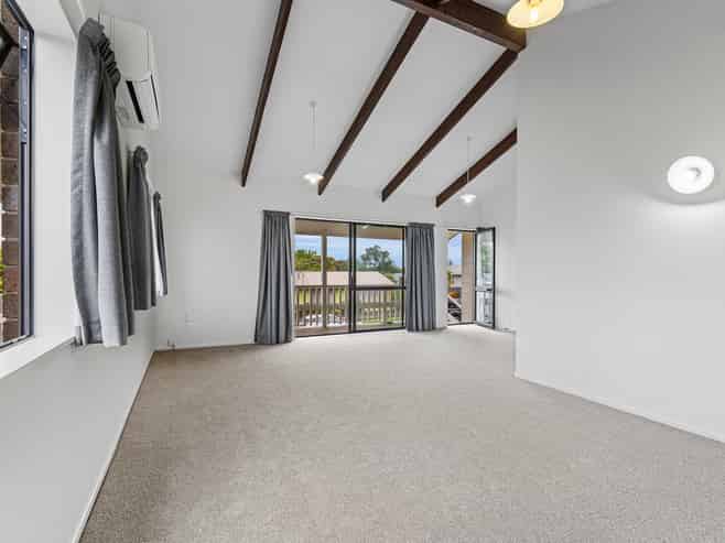 4 Mayfair Place, Westown