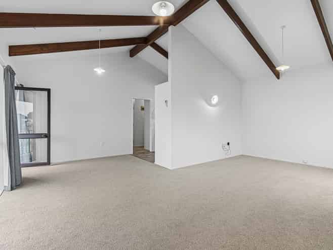 4 Mayfair Place, Westown