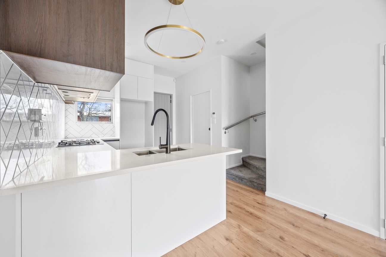 Modern Living in the Heart of Ellerslie - Widok 3