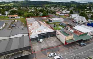 ESTATE SALE - LARGE FREEHOLD
