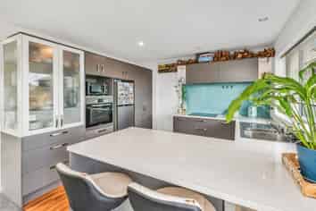 6 Palladio Avenue, LEESTON